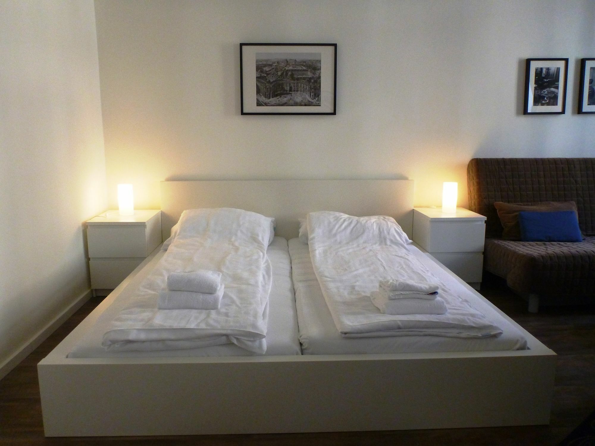 Flatprovider Comfort Eduard Apartment - Contactless Check In ウィーン エクステリア 写真